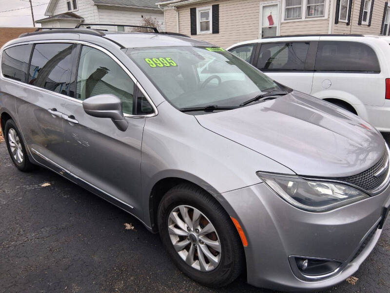 2017 Chrysler Pacifica Touring-L