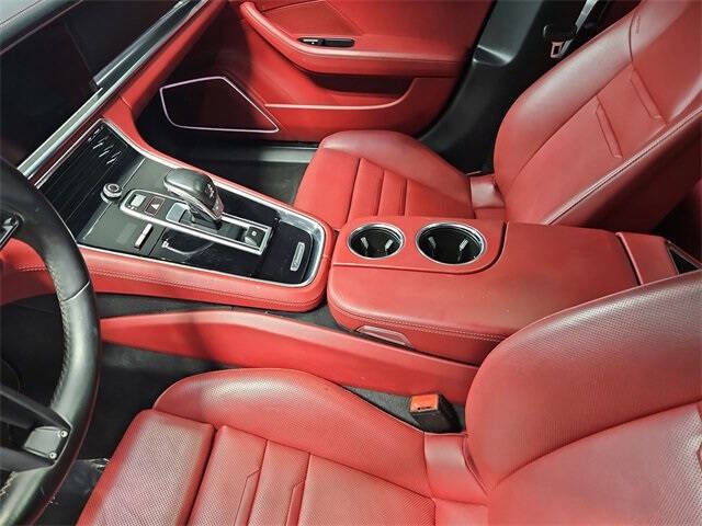 2023 Porsche Panamera Platinum Edition