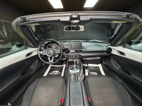 2016 Mazda MX-5 Miata Club