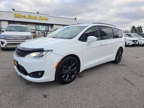 2020 Chrysler Pacifica Touring