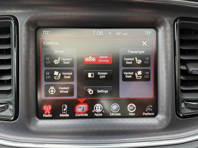 2016 Dodge Challenger 392 HEMI Scat Pack Shaker