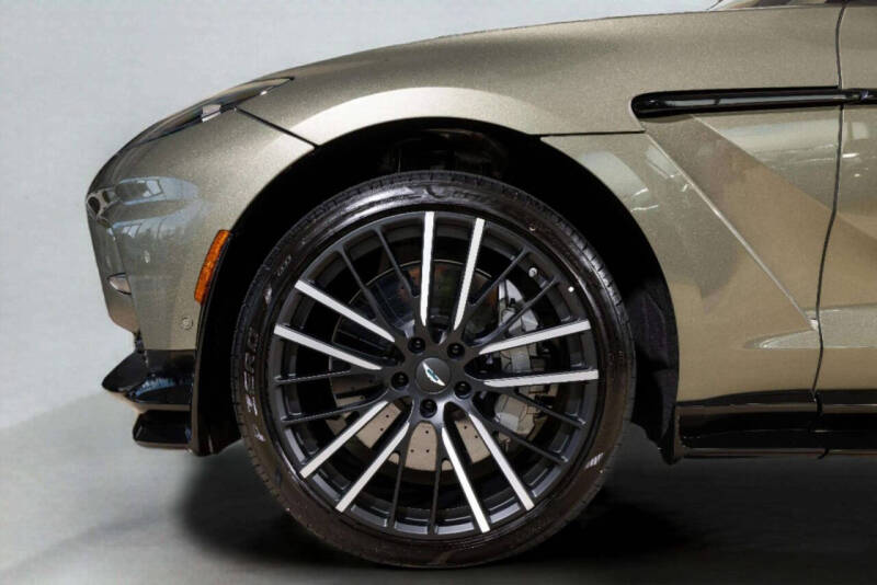 2026 Aston Martin DBX 707