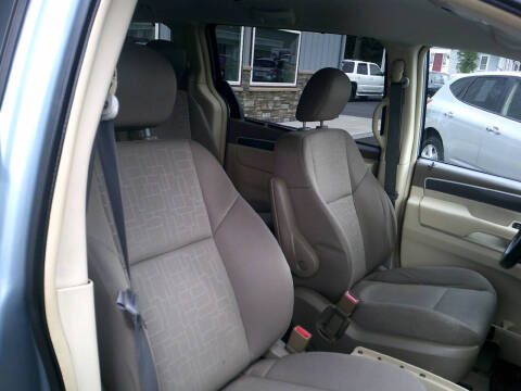 2009 Volkswagen Routan SE