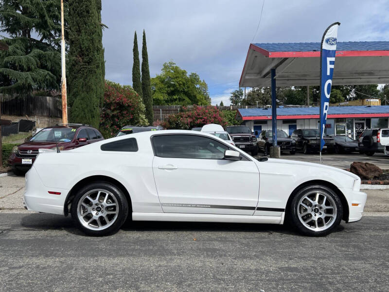 2013 Ford Mustang V6 Premium