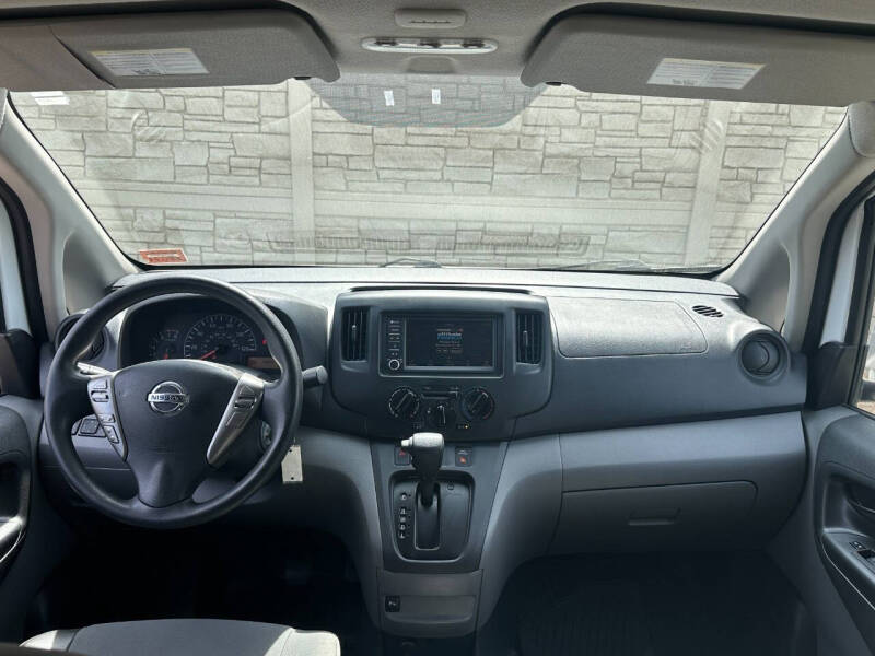 2021 Nissan NV200 SV photo 17