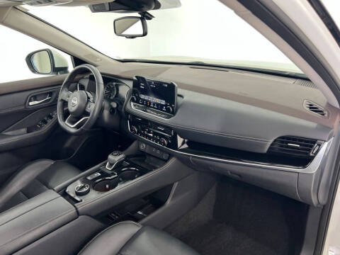 2022 Nissan Rogue SL