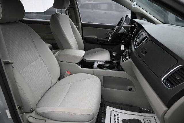 2018 Kia Sedona L