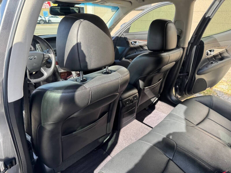 2018 Infiniti Q70 3.7 Luxe