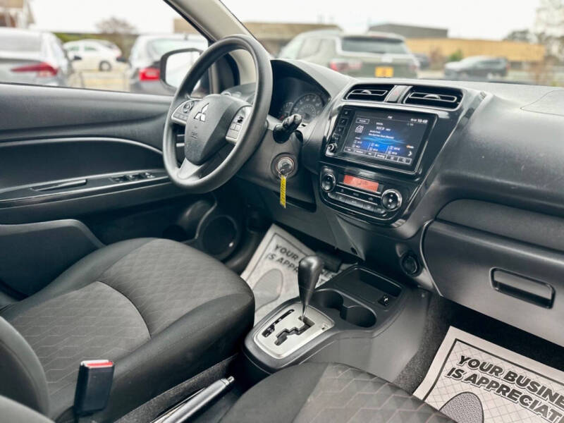 2024 Mitsubishi Mirage ES