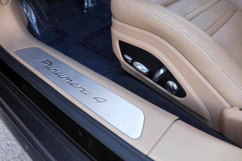 2018 Porsche Panamera 4 E-Hybrid