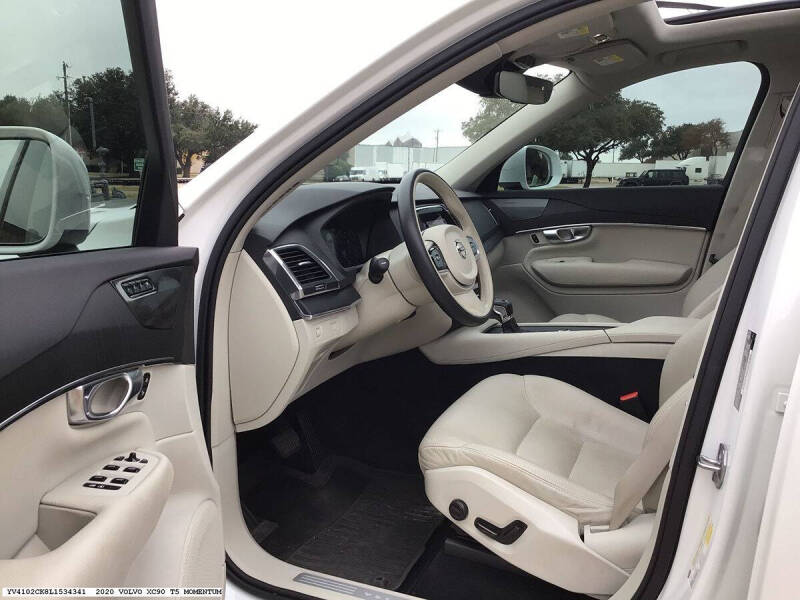 2020 Volvo XC90 T5 Momentum