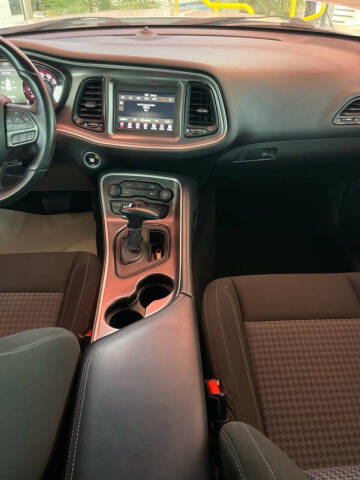 2021 Dodge Challenger SXT