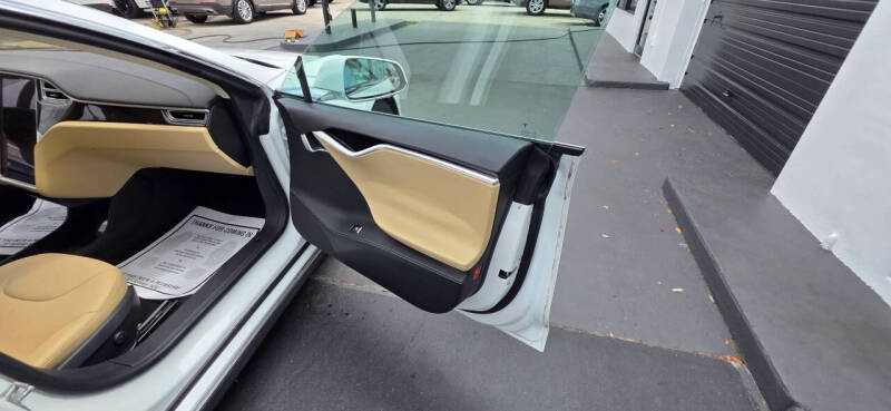 2014 Tesla Model S