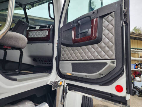 2012 Freightliner CORONADO