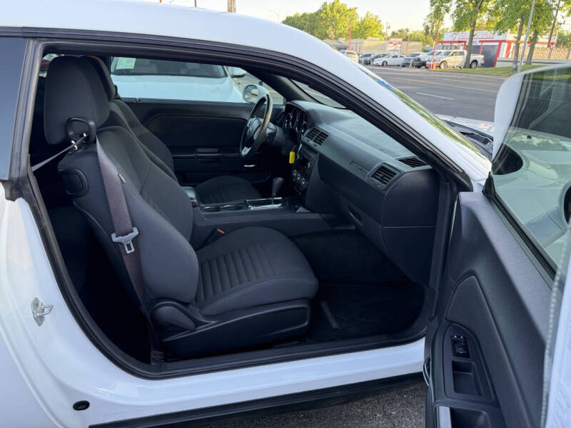 2012 Dodge Challenger SXT