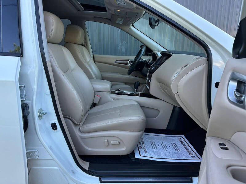 2017 Nissan Pathfinder Platinum