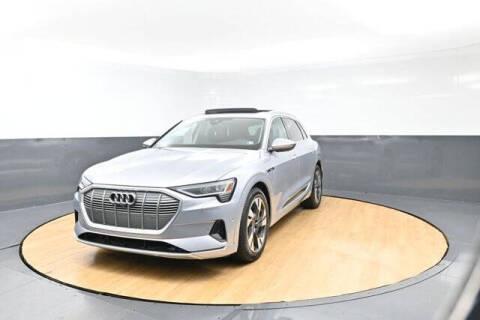 2022 Audi e-tron quattro Premium Plus