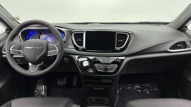 2025 Chrysler Pacifica Plug-In Hybrid