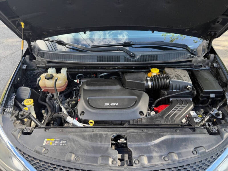 2017 Chrysler Pacifica Touring-L Plus