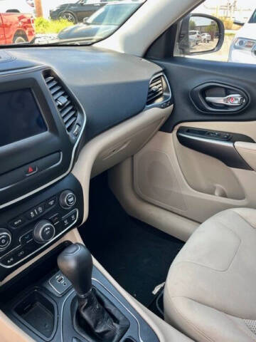 2019 Jeep Cherokee Latitude