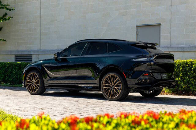 2025 Aston Martin DBX 707