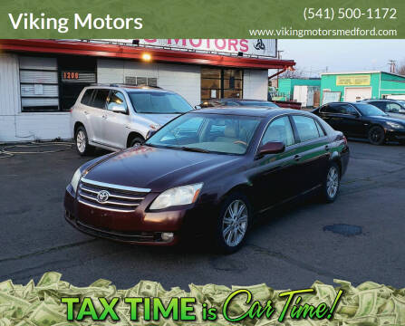 2006 Toyota Avalon for sale at Viking Motors in Medford OR