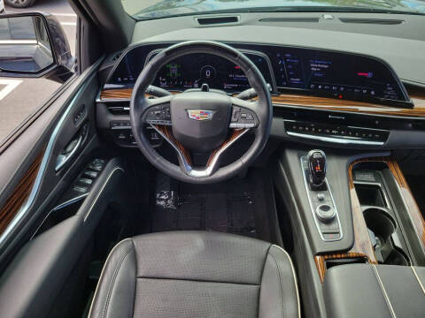 2022 Cadillac Escalade Premium Luxury