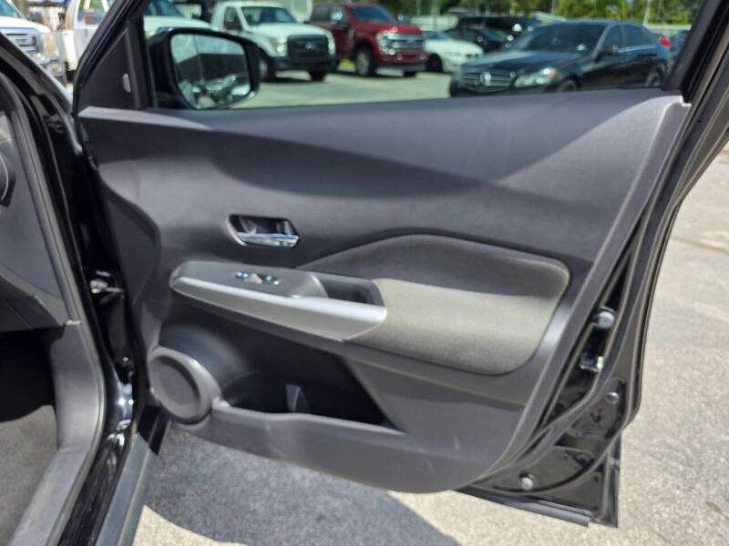 2020 Nissan Kicks SV