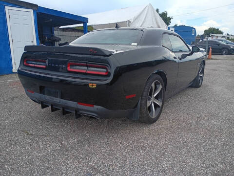 2016 Dodge Challenger R/T Shaker