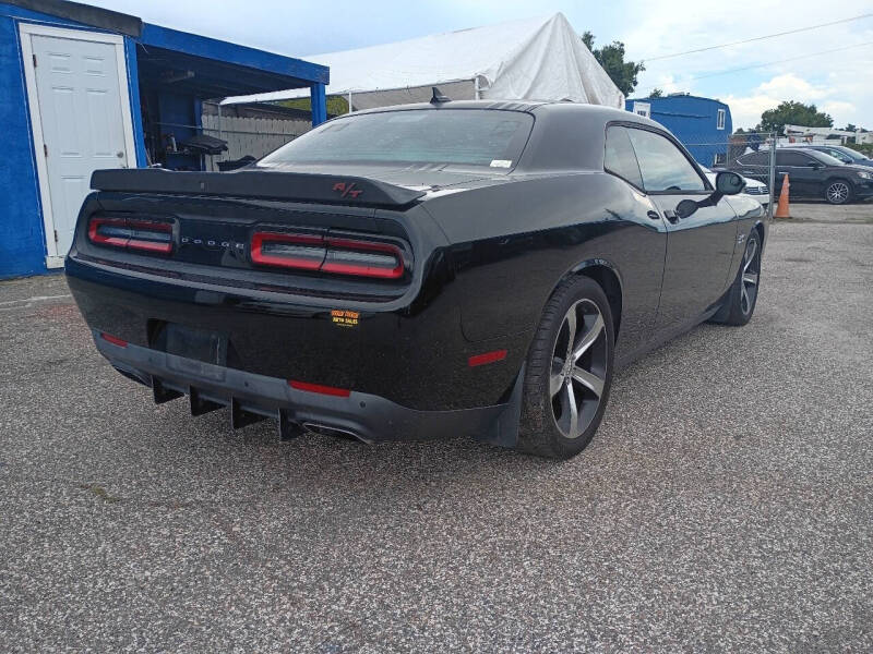 2016 Dodge Challenger R/T Shaker
