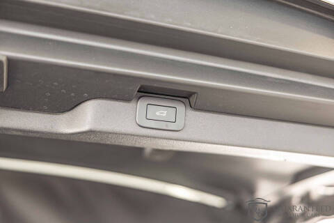 2024 Land Rover Discovery P300 S