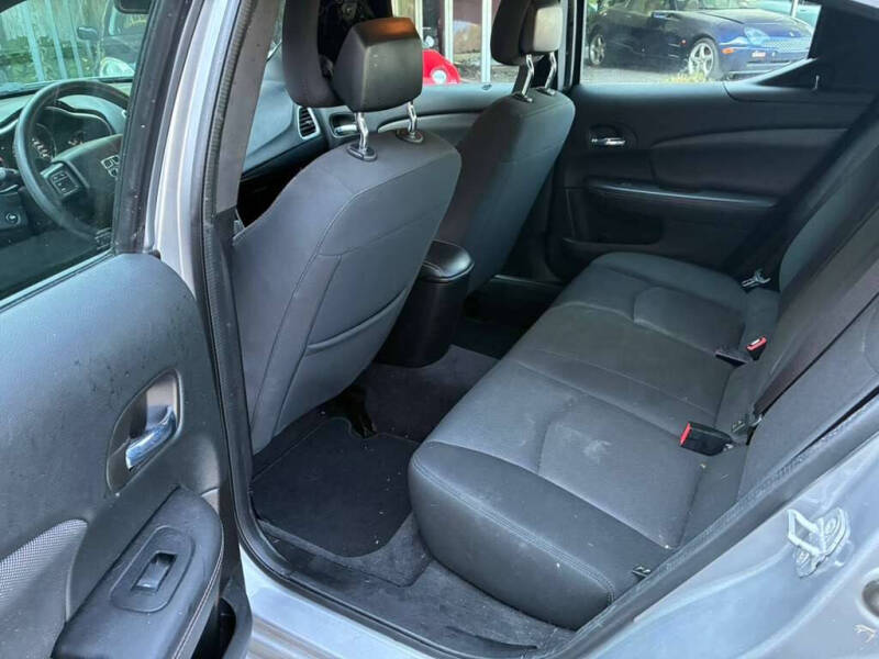 2013 Dodge Avenger SE