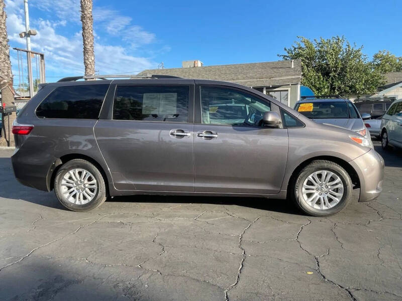 2015 Toyota Sienna