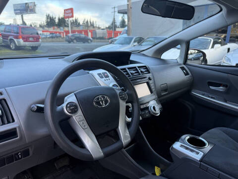 2012 Toyota Prius v Five