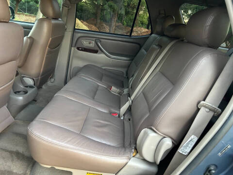 2005 Toyota Sequoia SR5