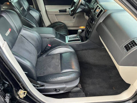 2006 Chrysler 300 SRT-8