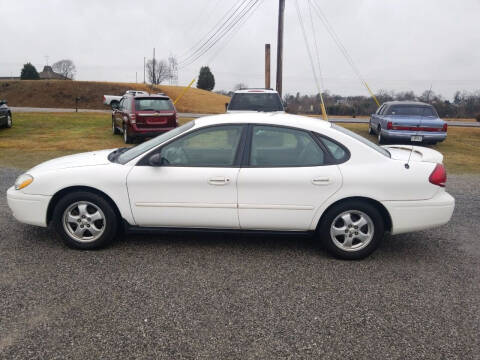 2005 Ford Taurus for sale at CAR-MART AUTO SALES in Maryville TN