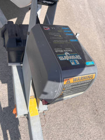 1999 Bayliner Trophy 2052