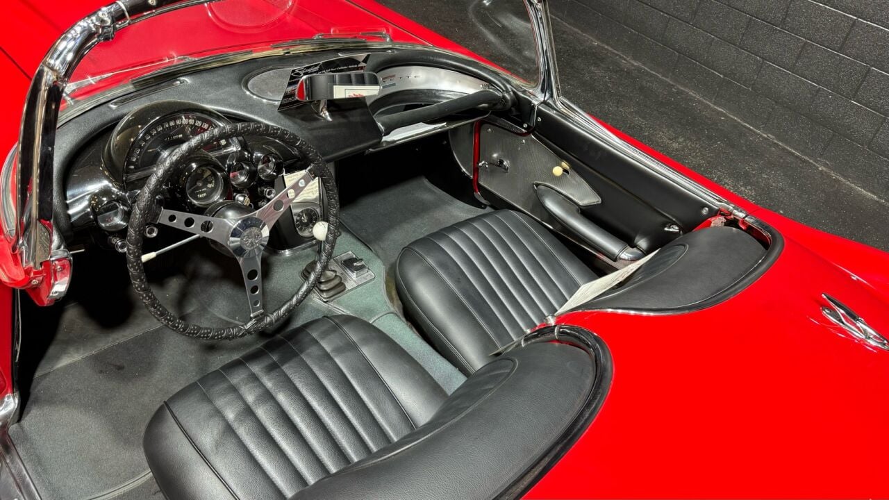 1960 Chevrolet Corvette 16