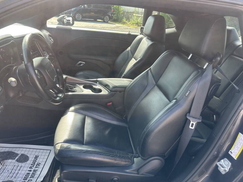 2022 Dodge Challenger SXT