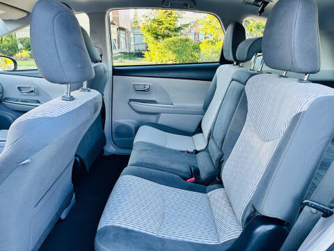 2016 Toyota Prius v Three