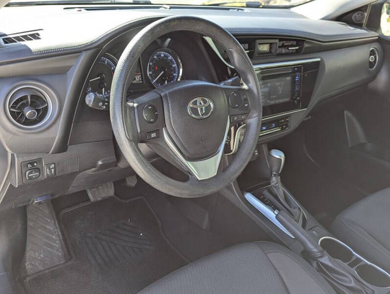 2018 Toyota Corolla LE photo 7