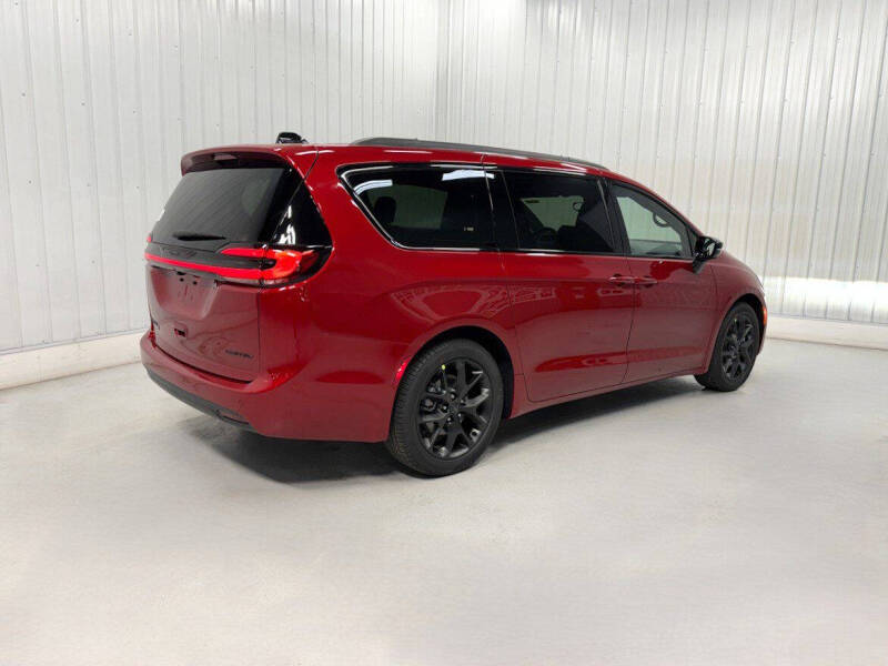 2027 Chrysler Pacifica Limited