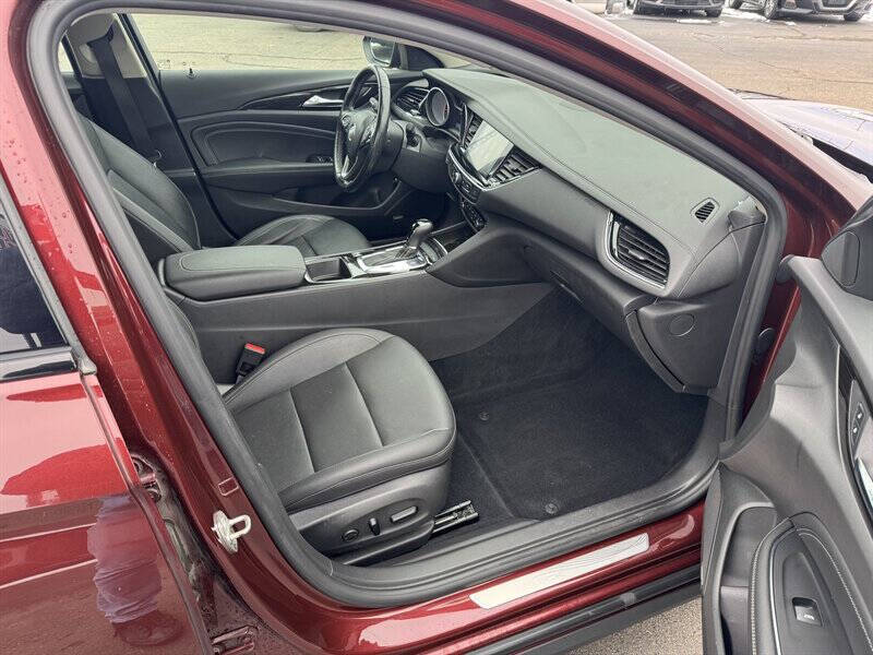 2018 Buick Regal TourX Essence