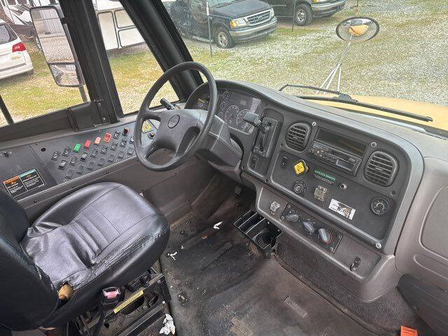 2009 Freightliner B2 Chassis