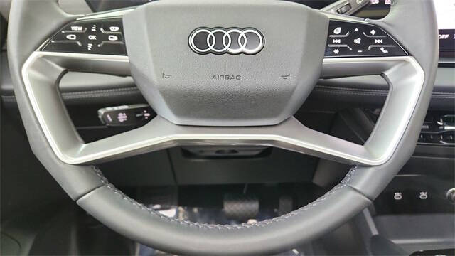 2025 Audi Q6 e-tron quattro Premium Plus