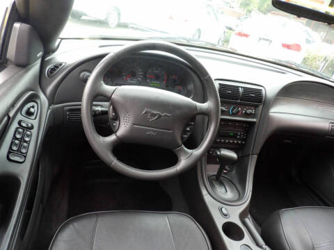 2003 Ford Mustang Premium