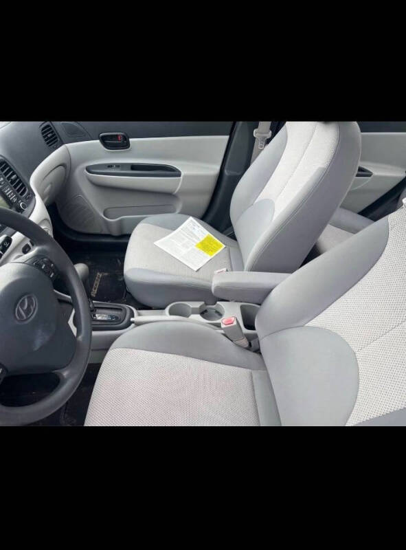 2010 Hyundai Accent GLS