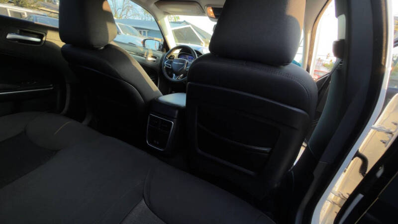 2019 Chrysler 300 Touring