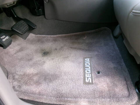 2003 Toyota Sequoia SR5